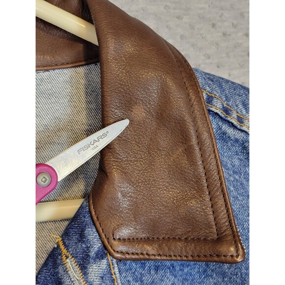 VTG 90s Warner Bros. Studio Outlaw Taz Denim Jean Jacket Unisex Small / Large - Picture 14 of 16